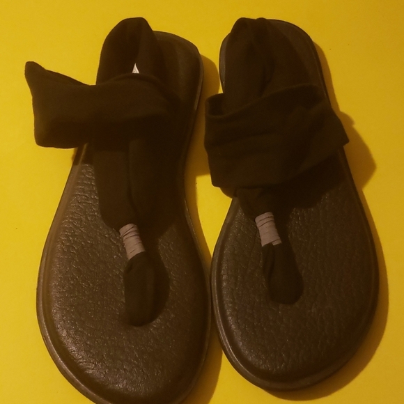 SANUK SANDALS - Picture 5 of 7